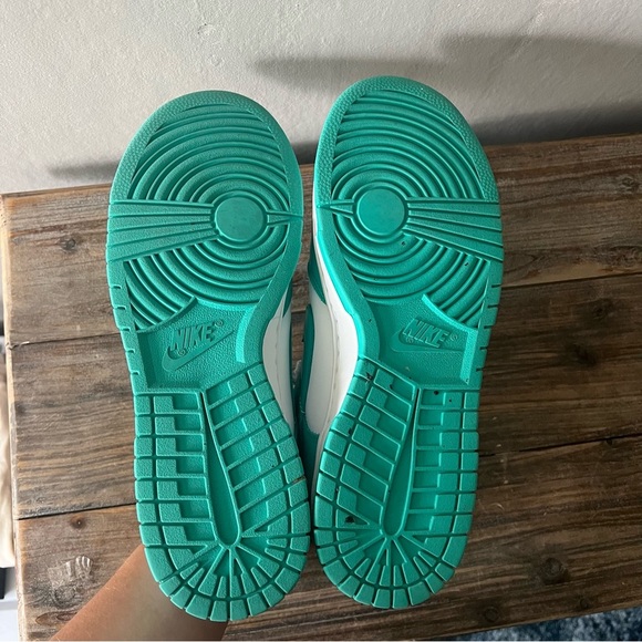 Nike Men’s Clear Jade Low Dunks Size 9.5 - Picture 8 of 9